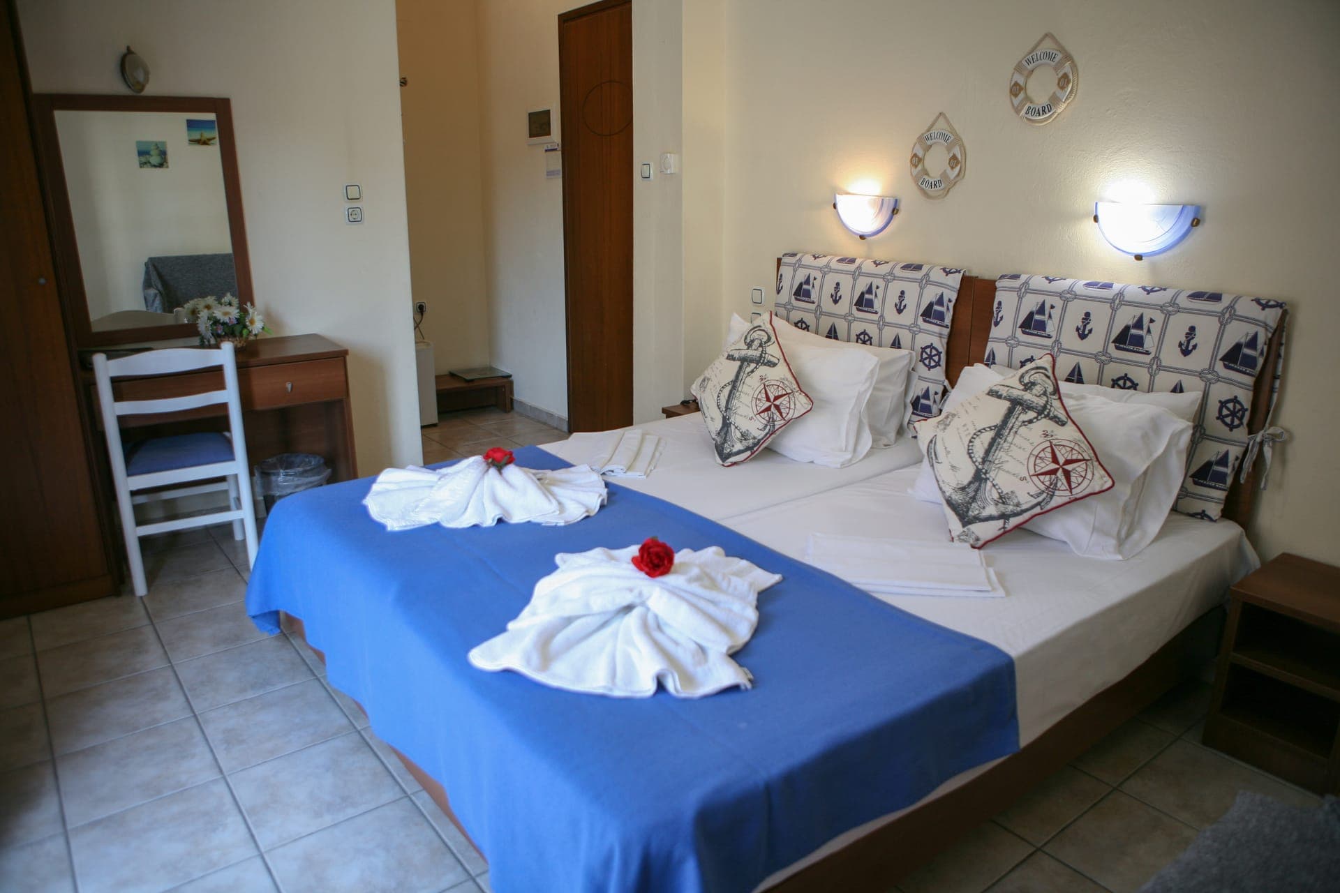 room-types-KARAGIANNI-TRPL-0.jpg