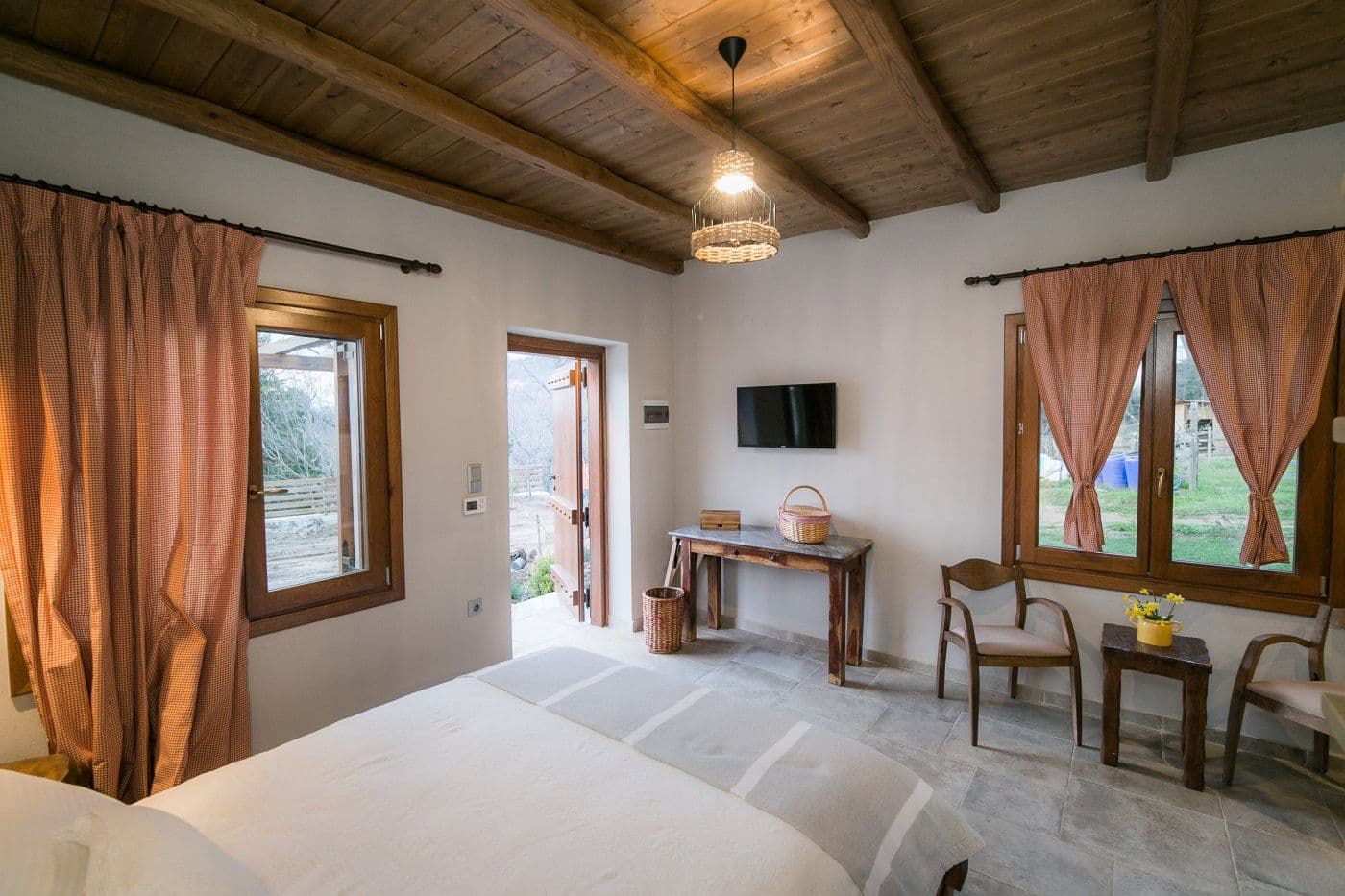 room-types-KARAISKOSF-ONEBED-0.jpg