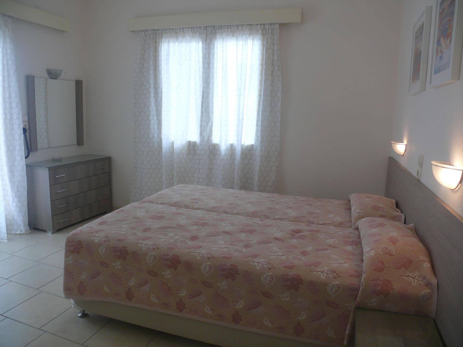 room-types-KARYATIDES-FAM-0.jpg