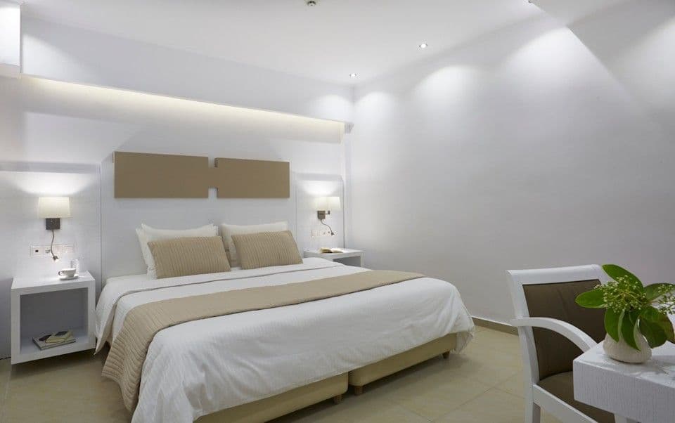 room-types-KASSANDRAB-FAMDLX-0.jpg