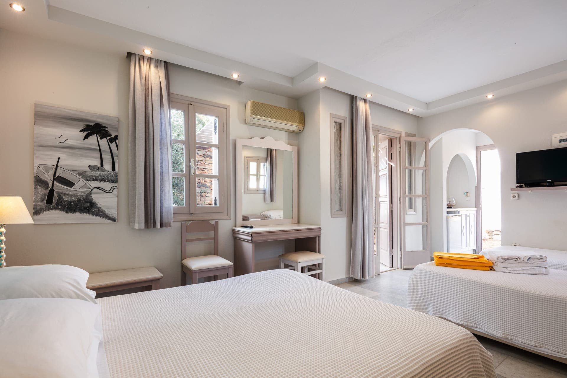 room-types-KAVURAS-QUADSV-0.jpg