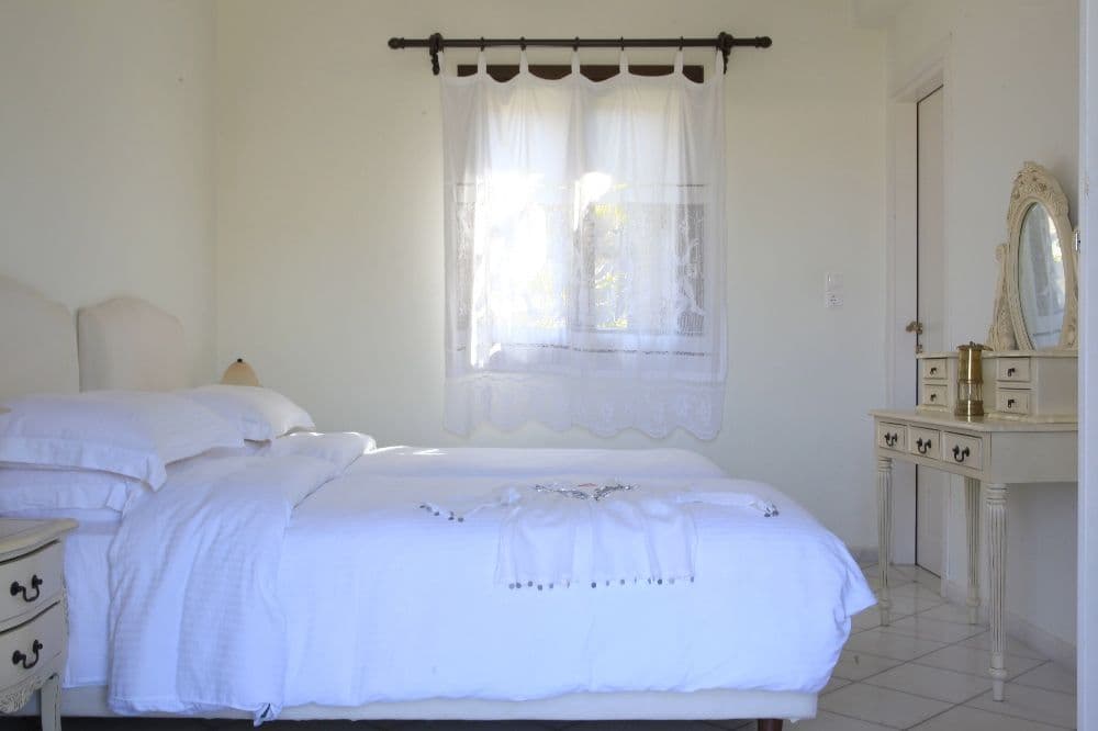 room-types-KEDROS-LAUREL-0.jpg