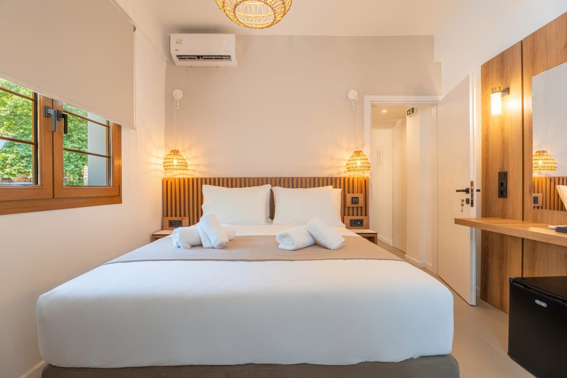 room-types-KELLYHTL-FROOM-0.jpg