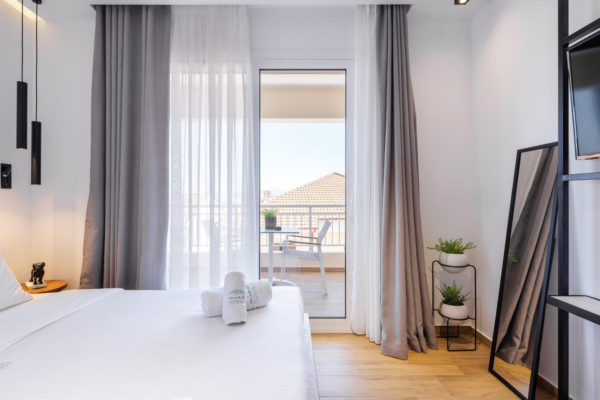 room-types-KENTROSUIT-ELEG-0.jpg