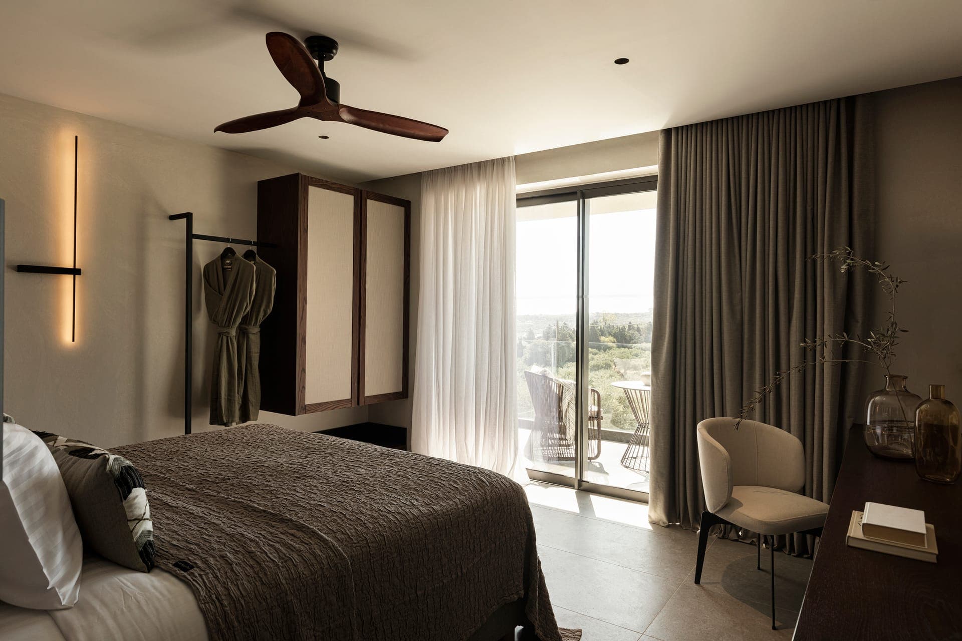 room-types-KINGJASONZ-DELUX-0.jpg