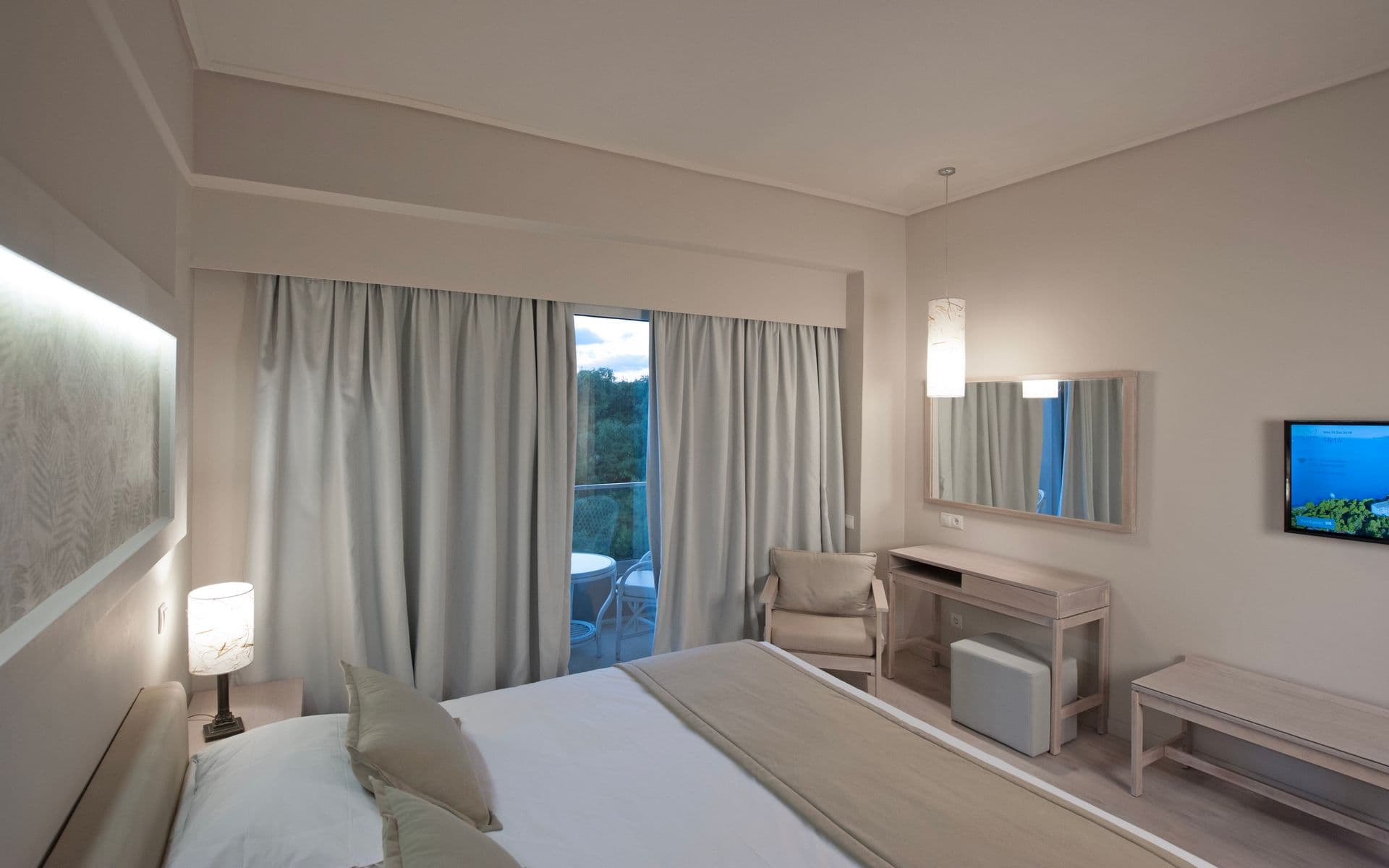 room-types-KINGS-FAMSEA-0.jpg