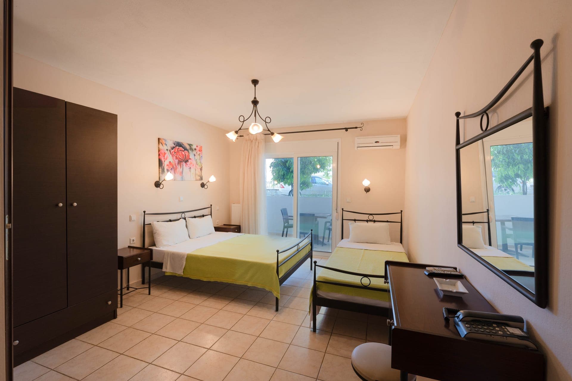 room-types-KIPOSRESKV-ECONOM-0.jpg