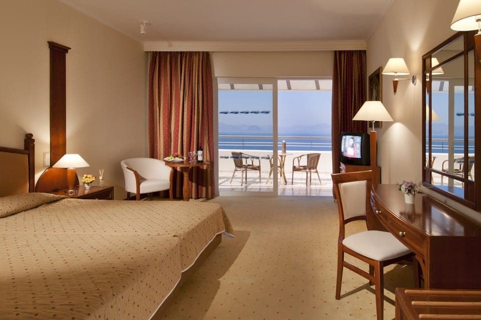 *Images are for illustrative purposes only. Actual room may vary.