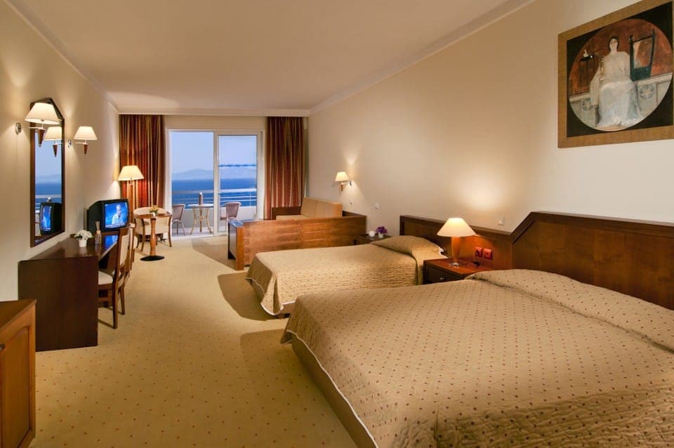 *Images are for illustrative purposes only. Actual room may vary.