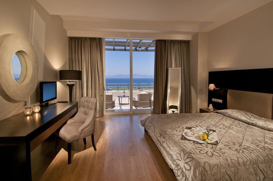 Kipriotis Panorama Presidential Suite

*Images are for illustrative purposes only. Actual room may vary.
