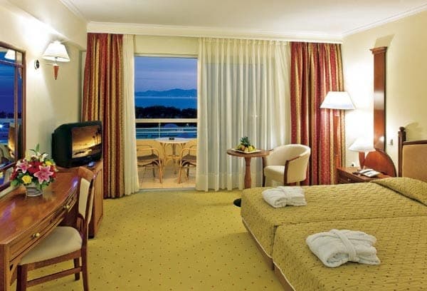 *Images are for illustrative purposes only. Actual room may vary.