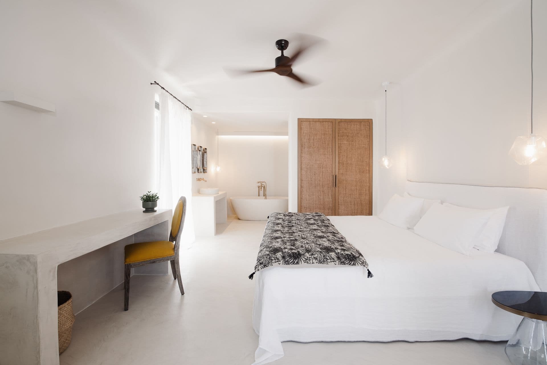 room-types-KOUKOUMI-DLXSUI-0.jpg