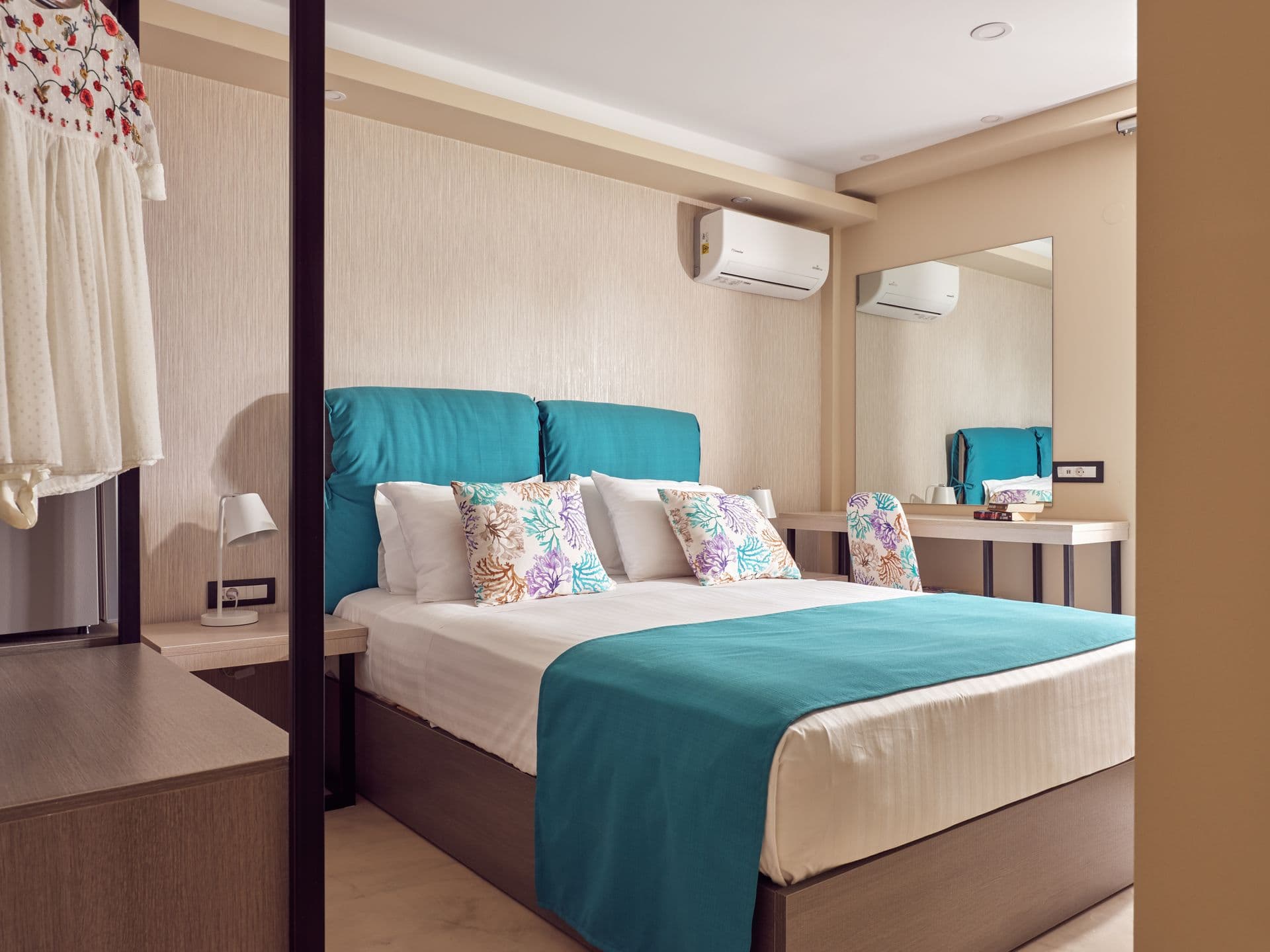 room-types-KOUKOUNARI-Chic2-0.jpg