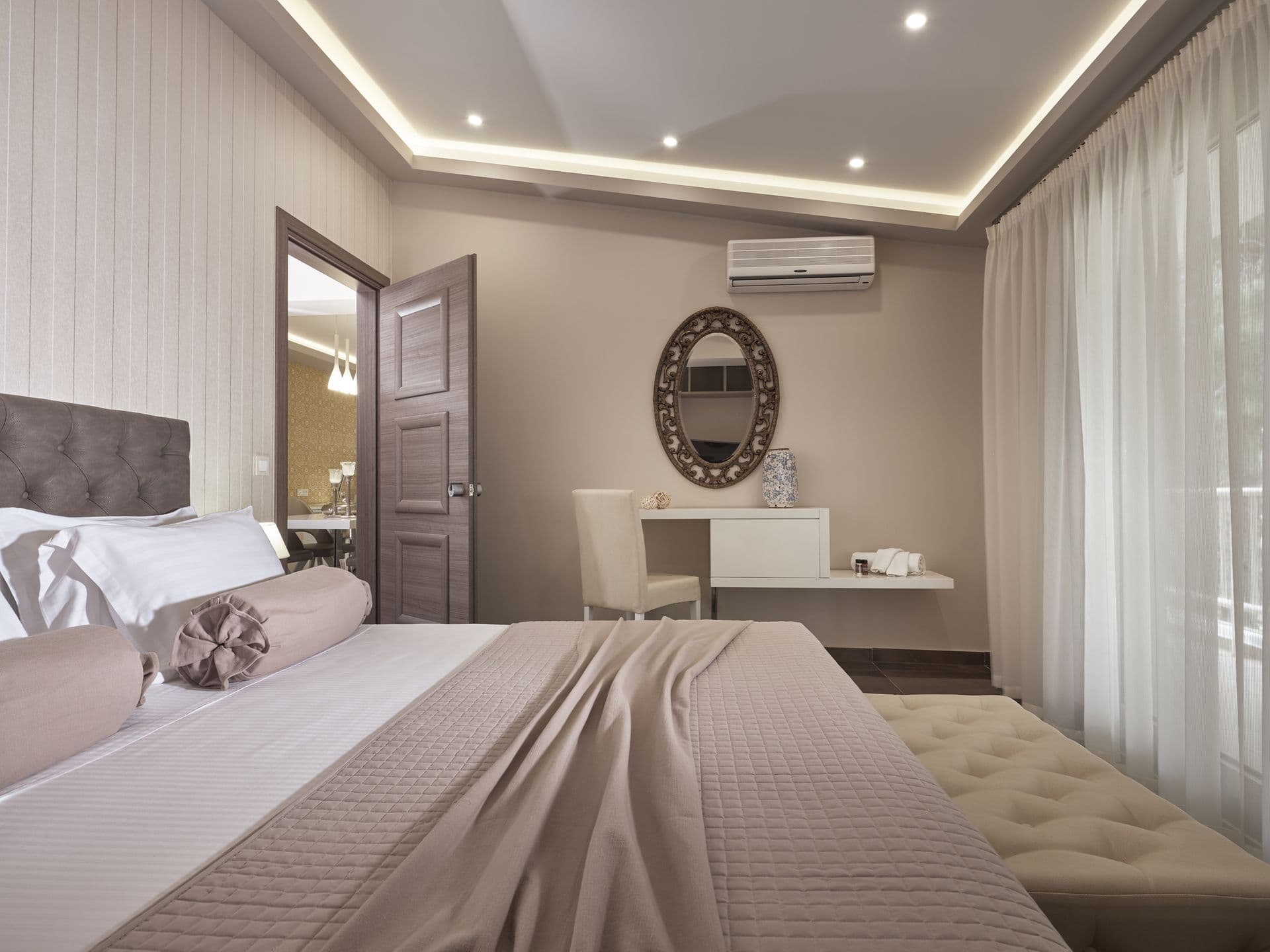 room-types-KOUKOUNARI-Royal3-0.jpg