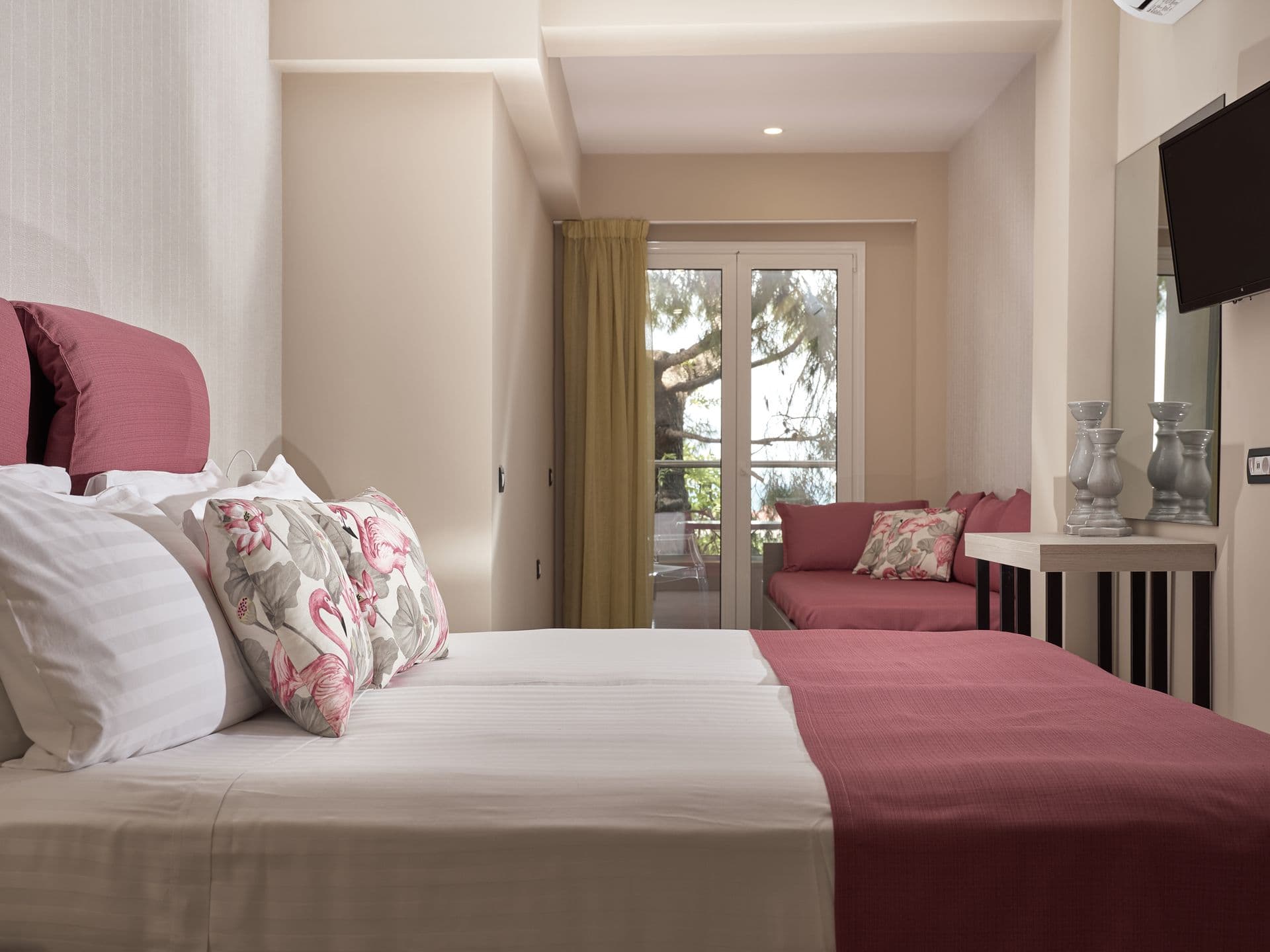 room-types-KOUKOUNARI-SSuit3-0.jpg