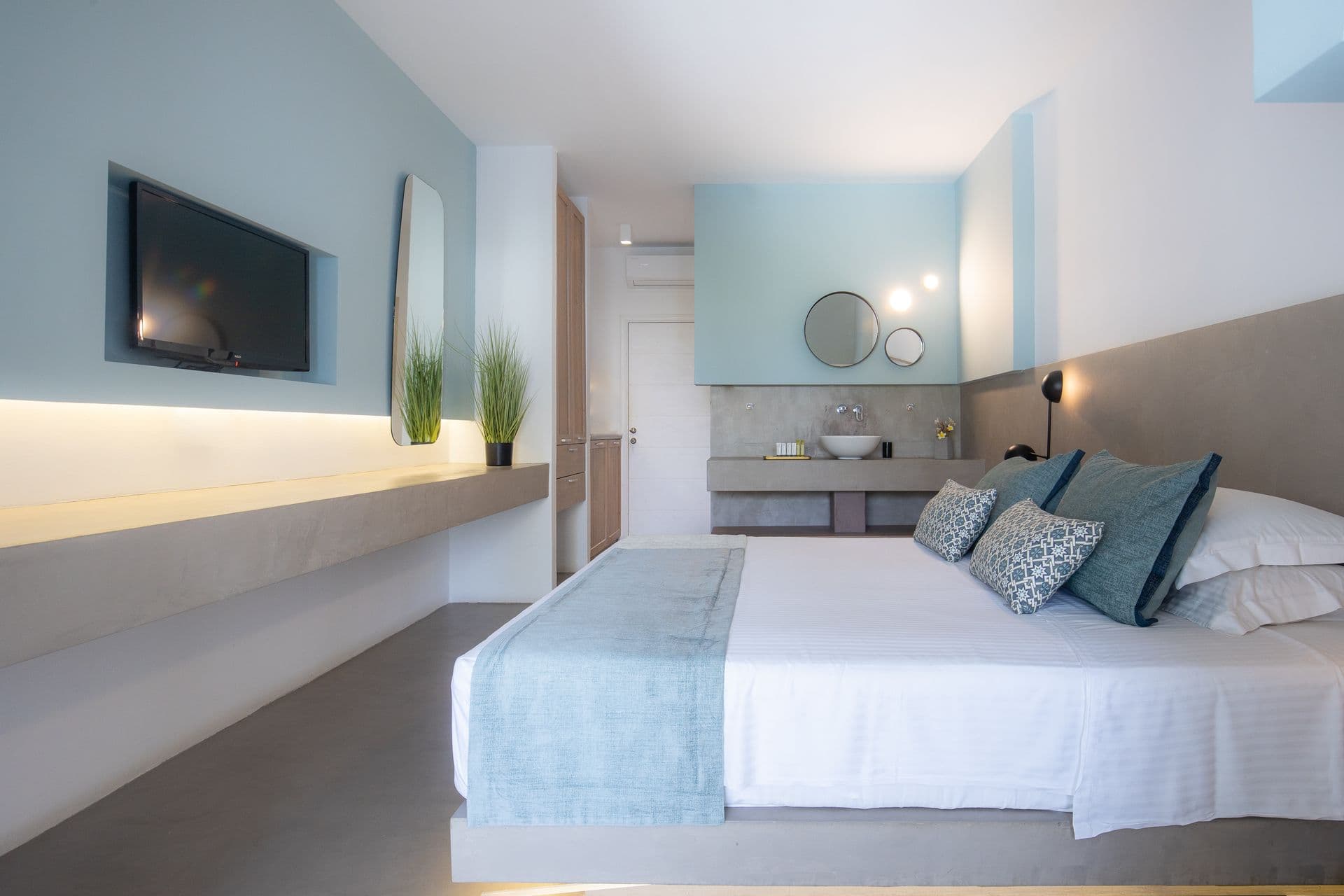 room-types-KOUROSEXCL-DEDBL-0.jpg