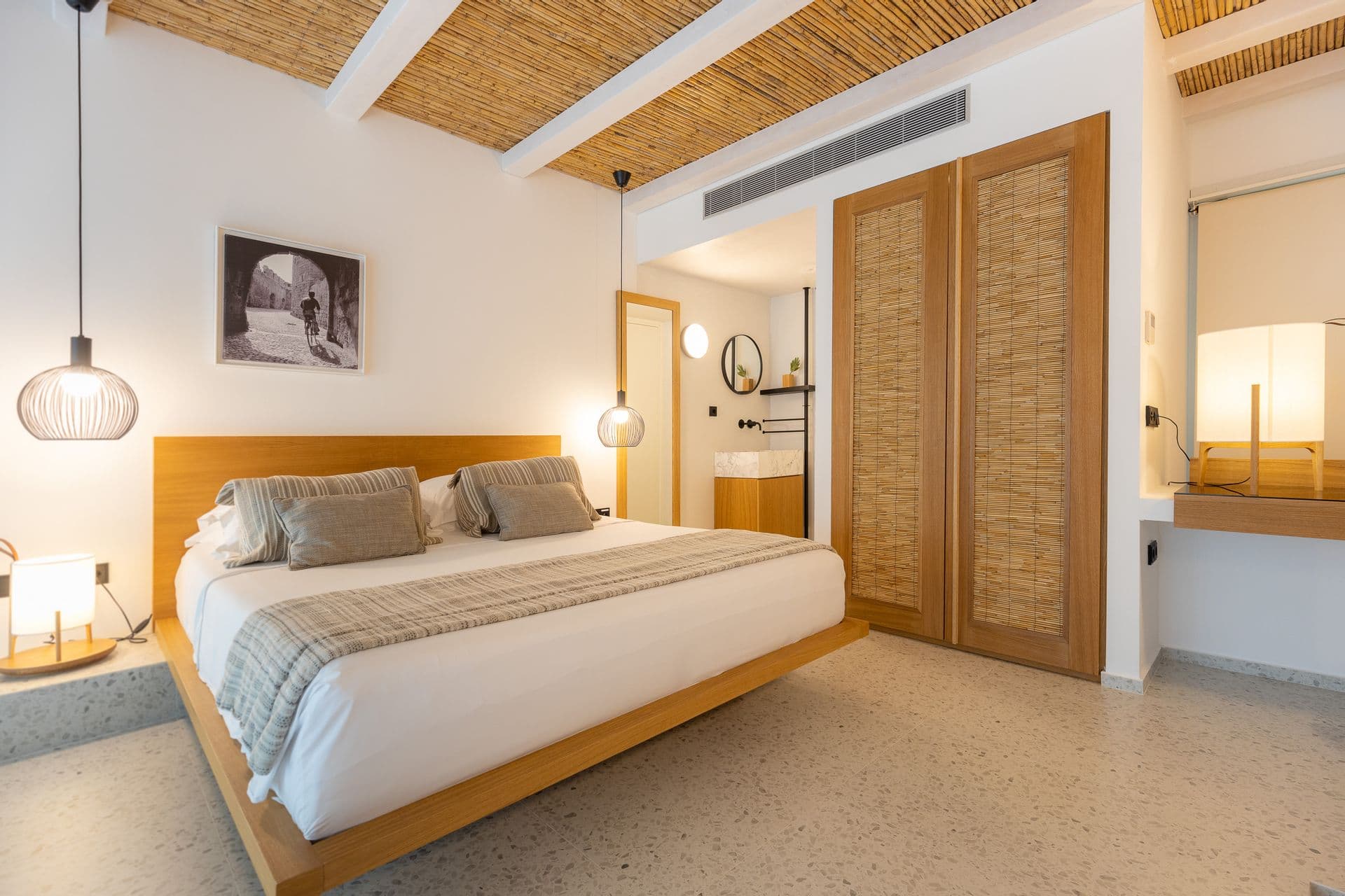 room-types-KOUROSEXCL-LOFTST-0.jpg