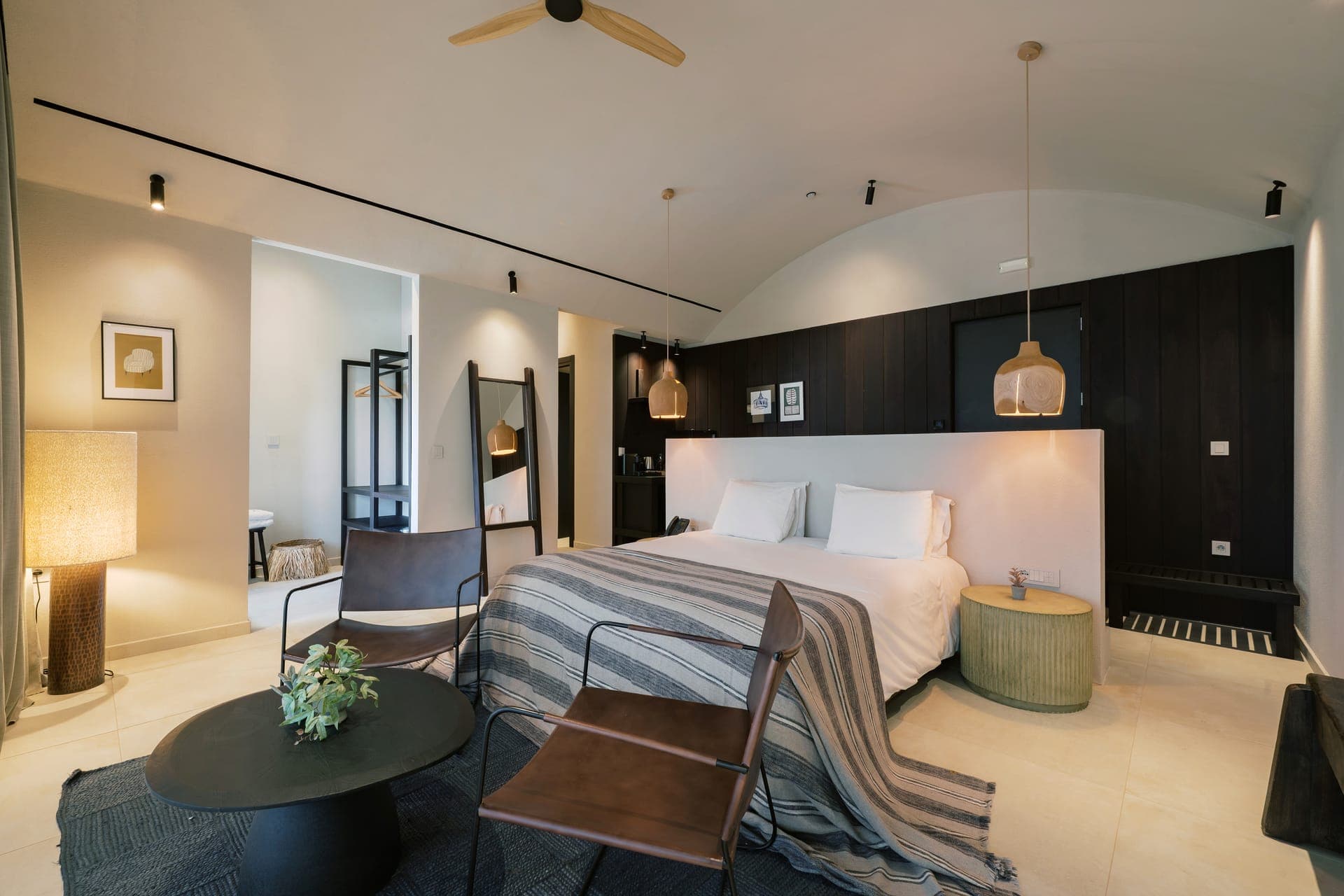 room-types-KOUROSEXCL-PENTHS-0.jpg