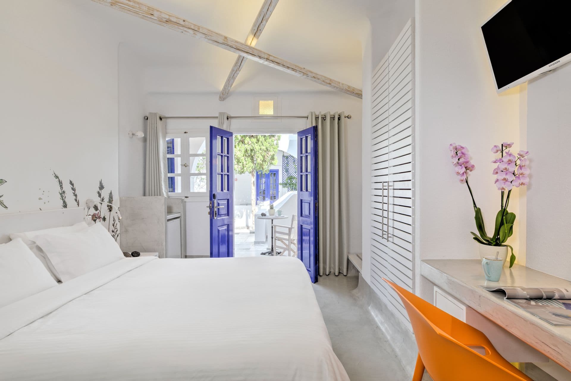 room-types-KOUROSVILL-DBROOM-0.jpg