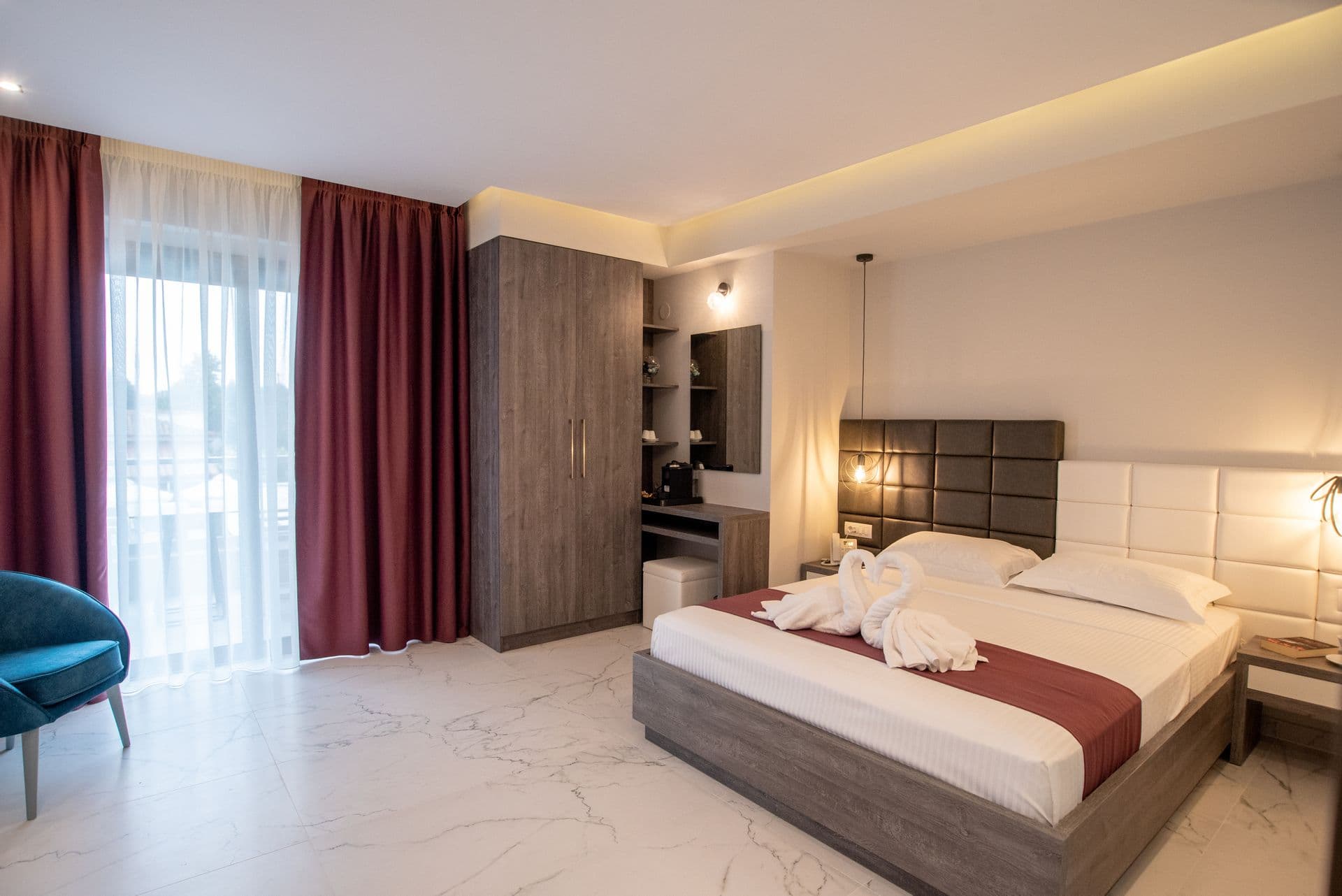 room-types-LAGARIA-KDBLH-0.jpg