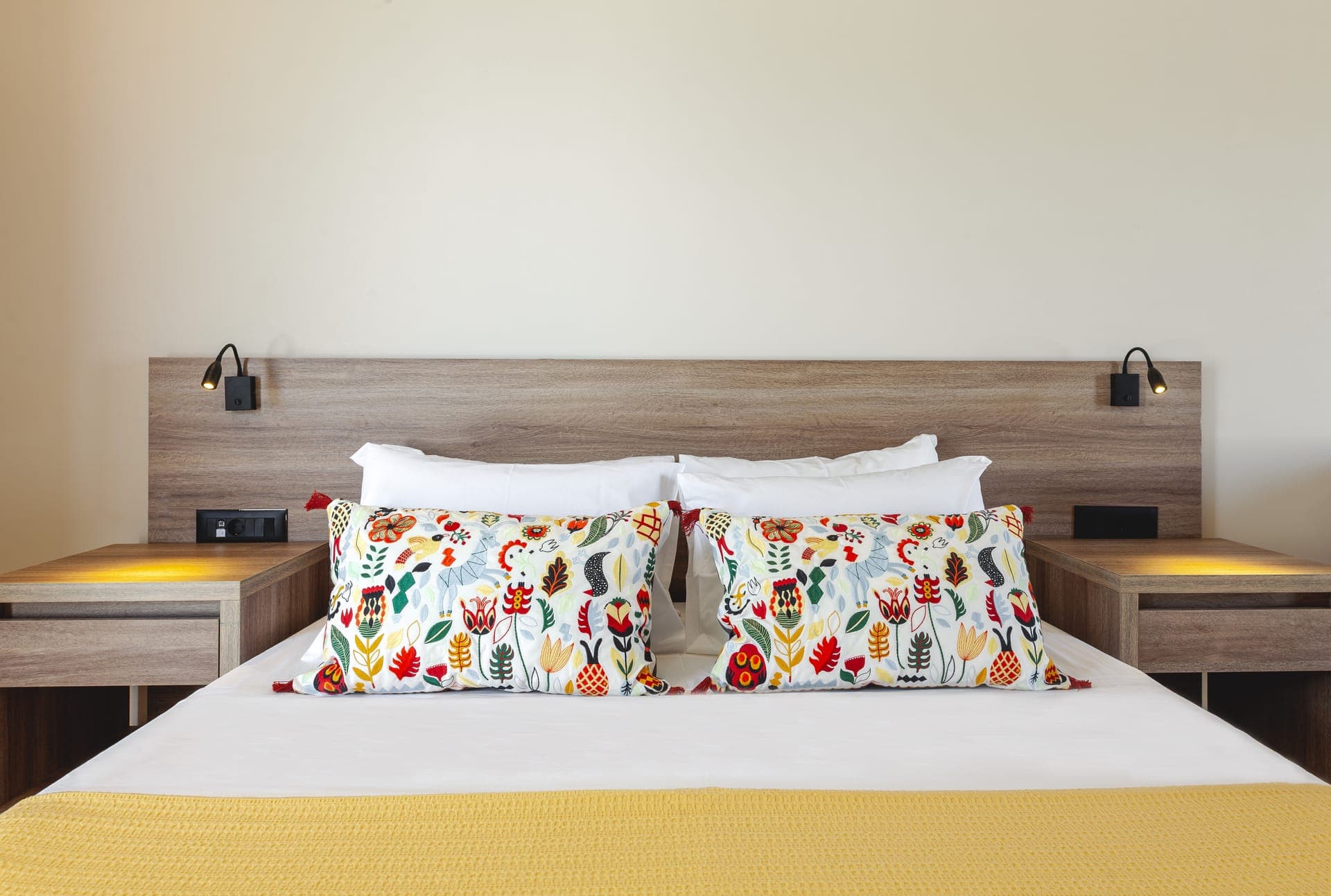 room-types-LAGOBEACH-1BDALV-0.jpg