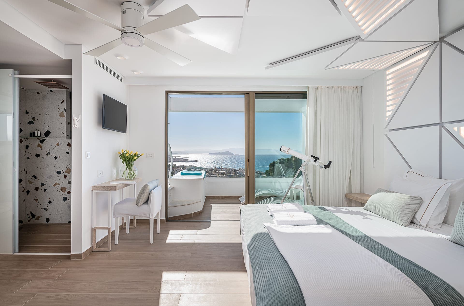 room-types-LAGONHTL-SUP-0.jpg