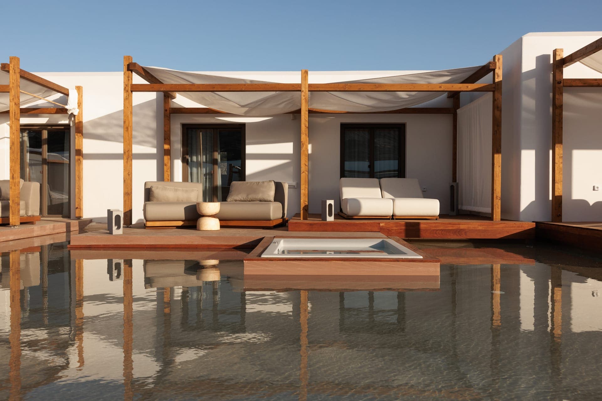room-types-LAGUNACO-FVSJLV-0.jpg
