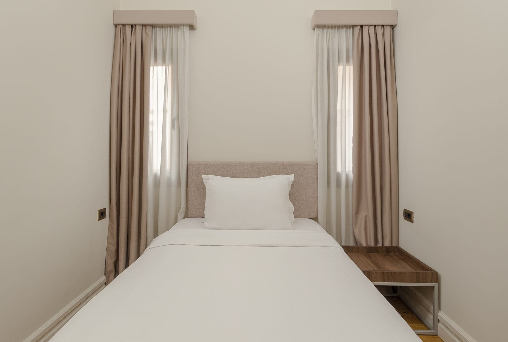 room-types-LAKEHOTEL-STDECO-0.jpg