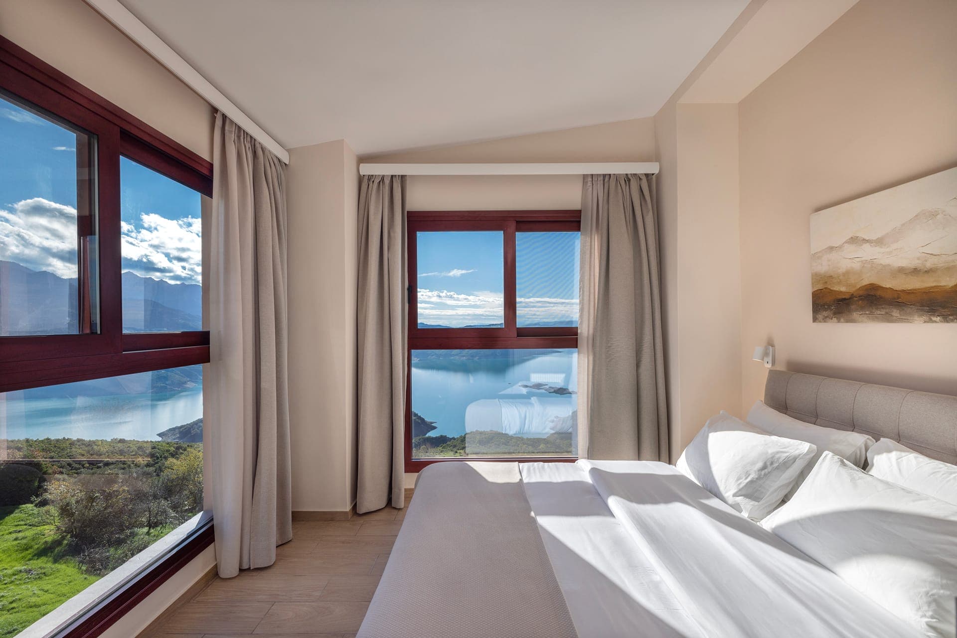room-types-LAKEKREMAS-TRPLL-0.jpg