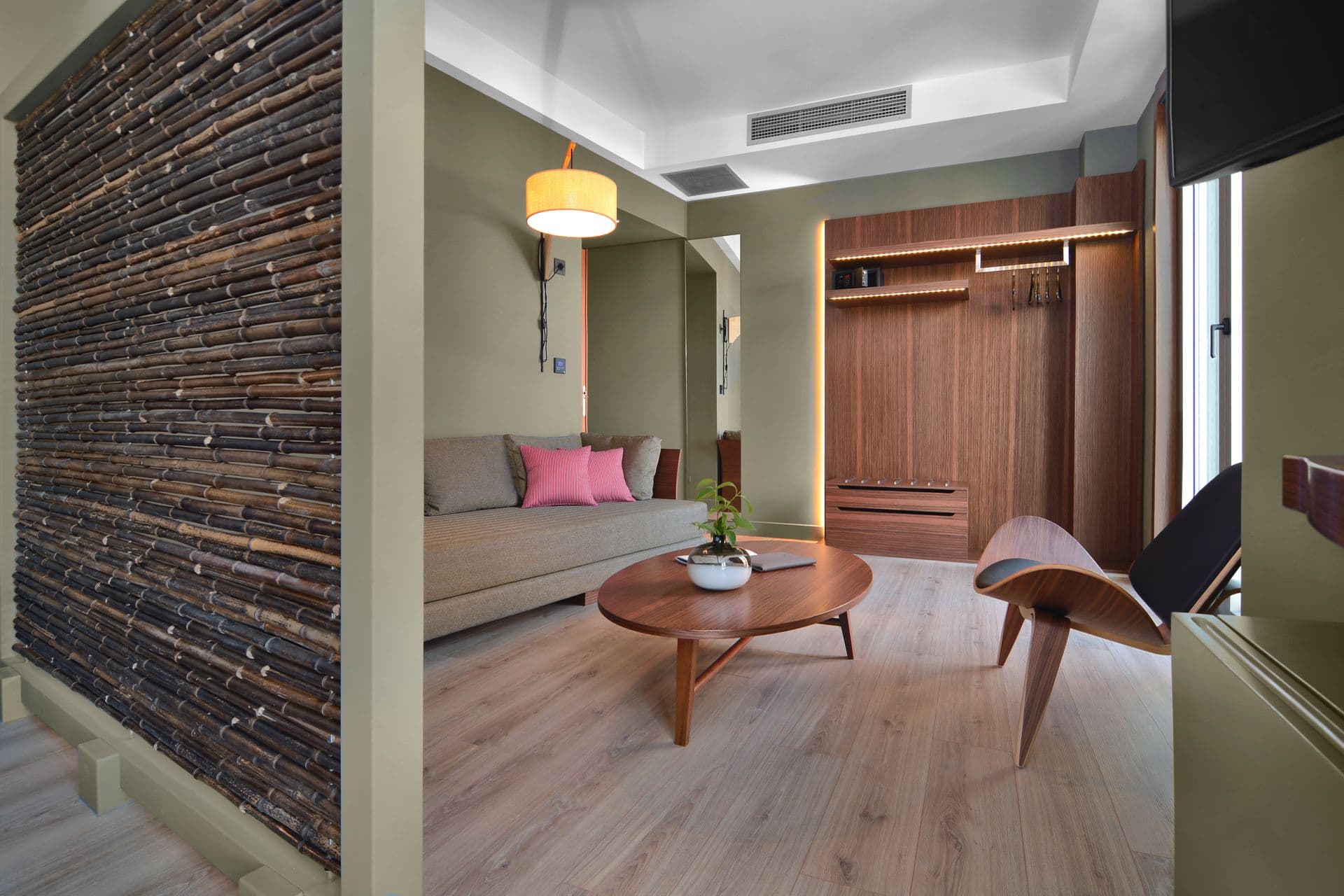 room-types-LAKESPIRIT-JUNIOR-0.jpg