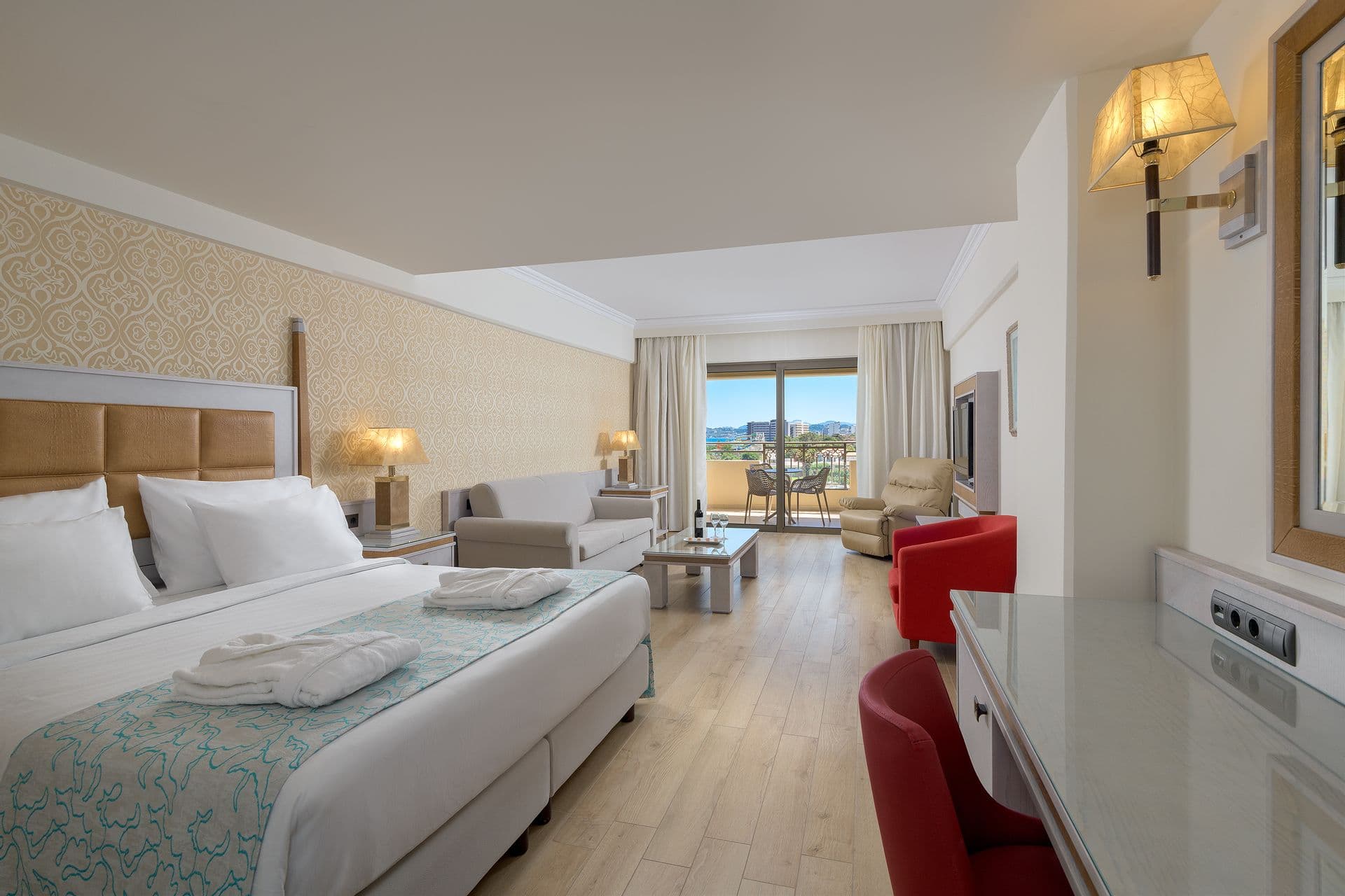 room-types-LAMARQUISE-JSUI-0.jpg