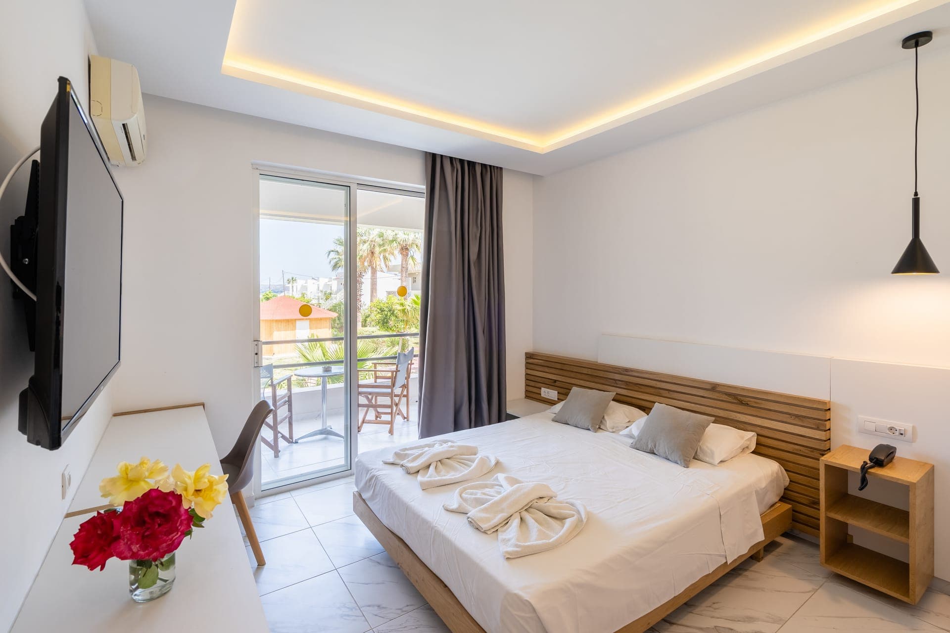 room-types-LARDOSBAYR-SUP4-0.jpg