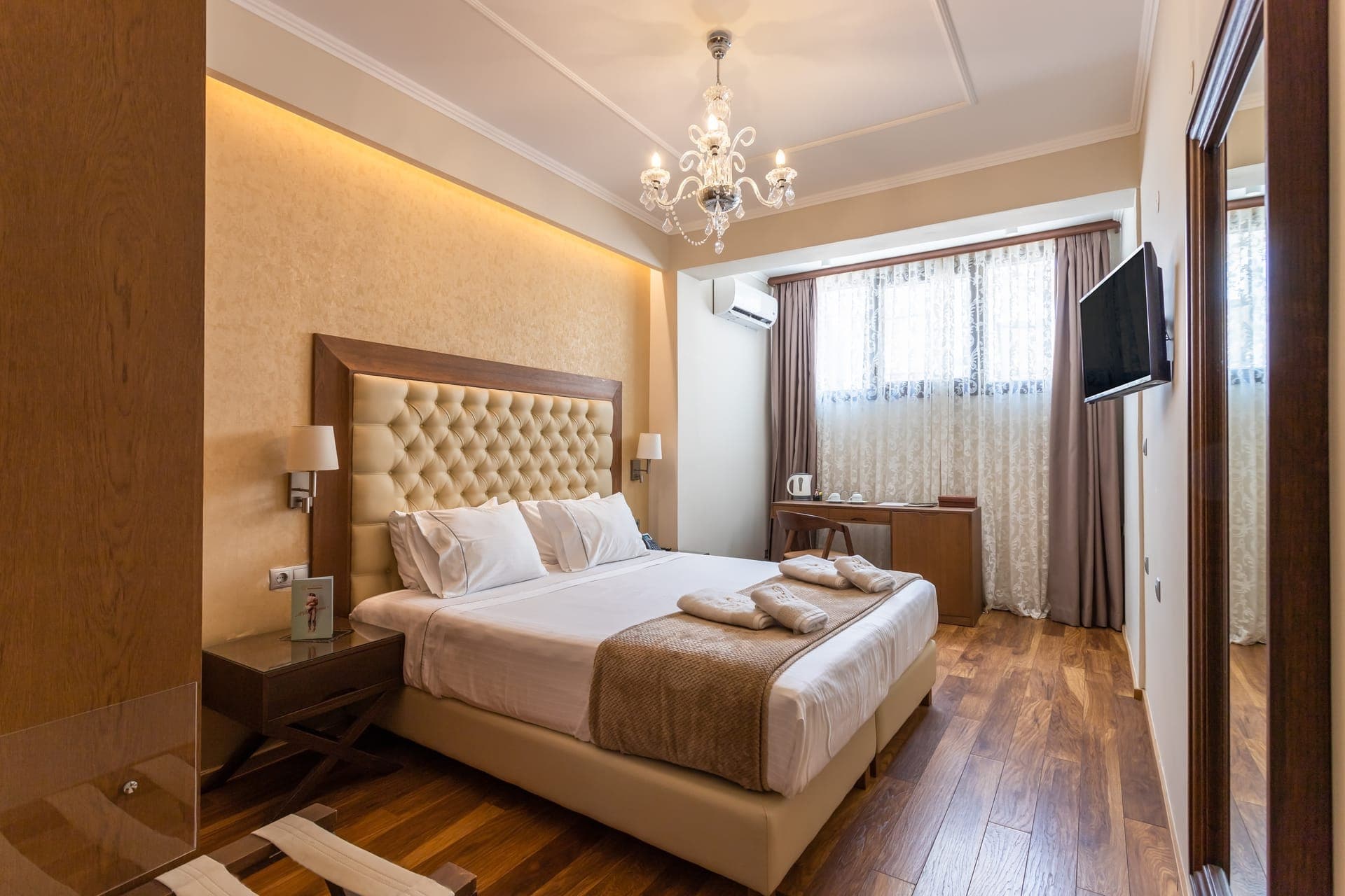room-types-LASUITE-BDGF-0.jpg