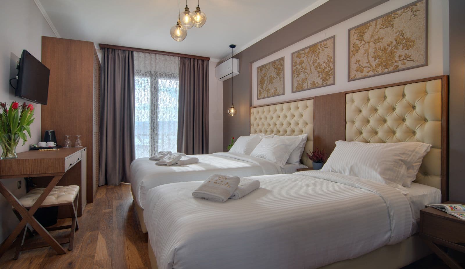room-types-LASUITE-DLXTLV-0.jpg