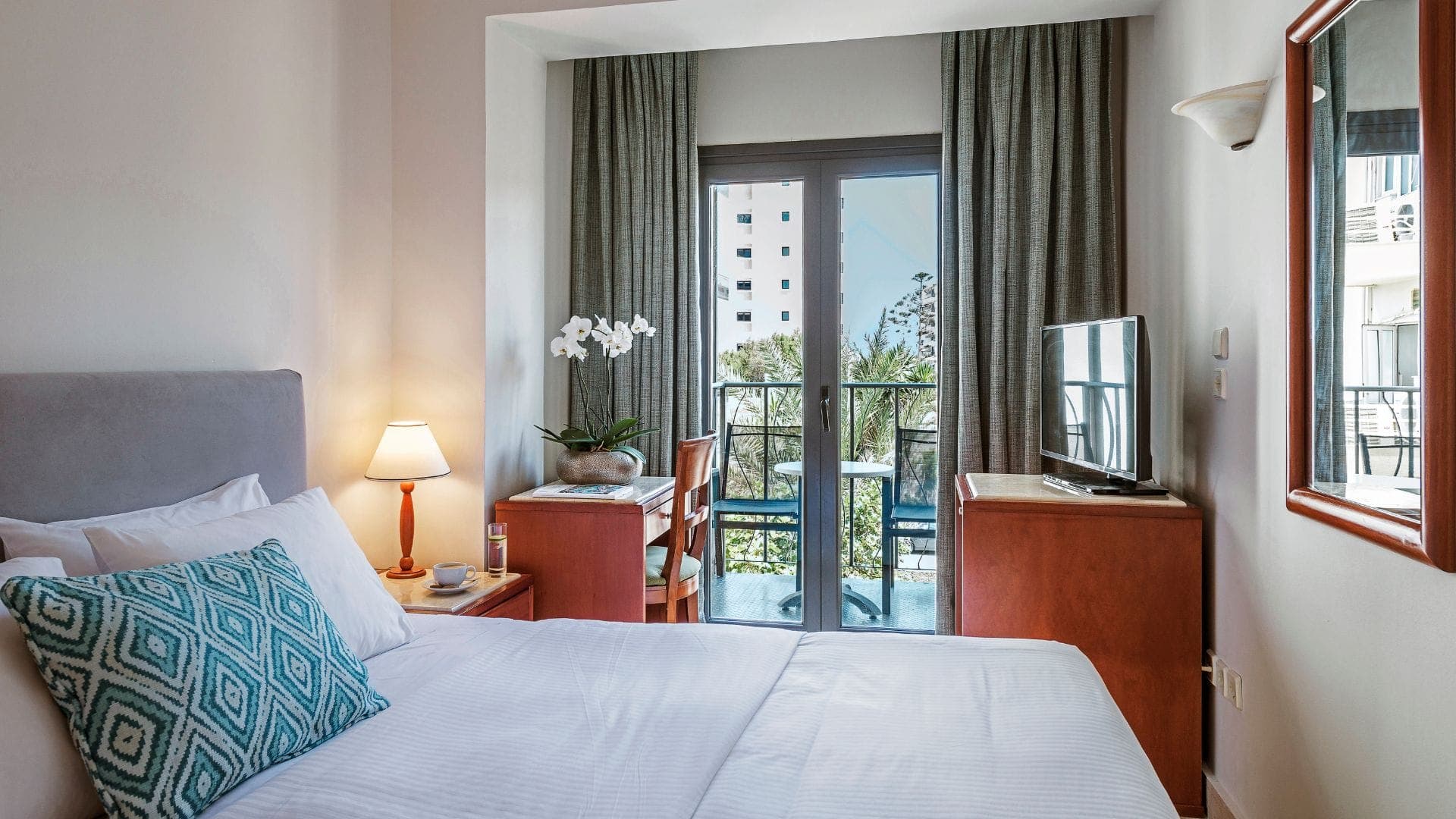 room-types-LAVITA-DBLBBL-0.jpg