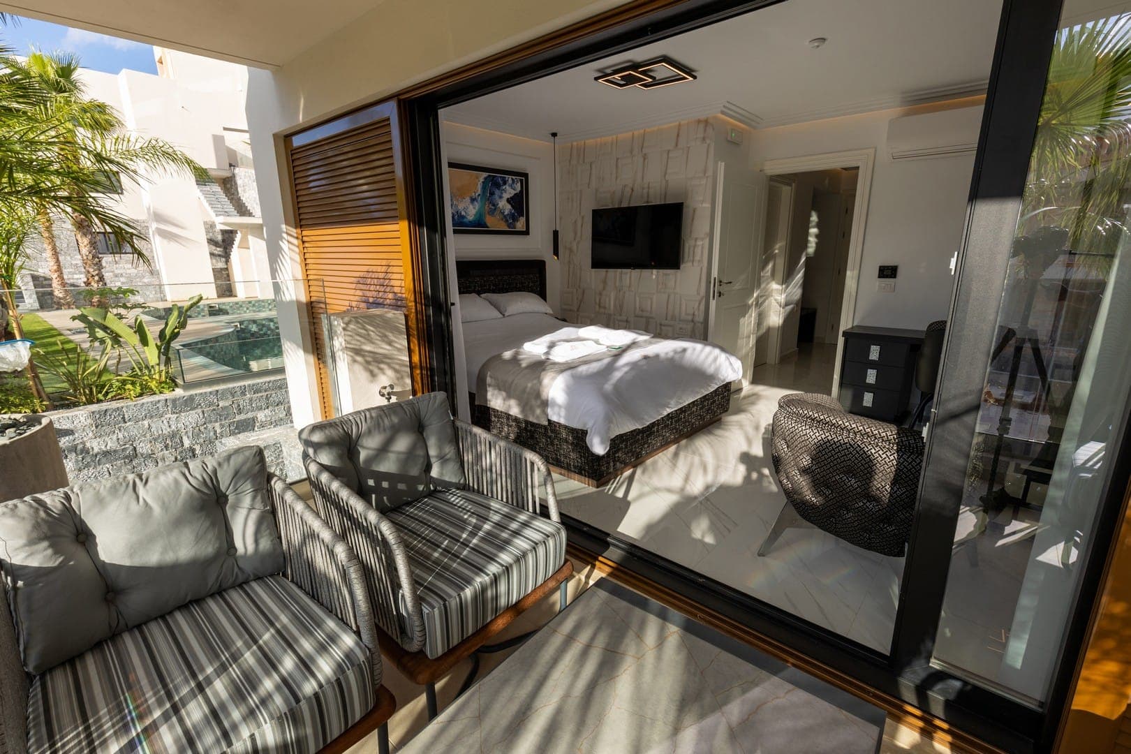 room-types-LAZARLUX-1BSUI-0.jpg