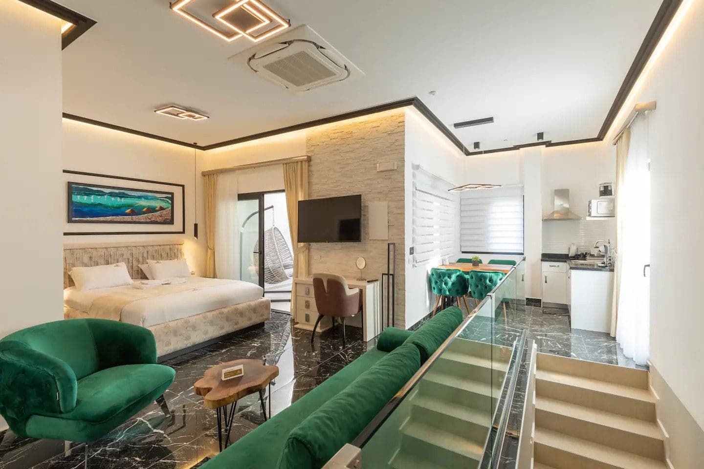 room-types-LAZARLUX-STUSV-0.jpg