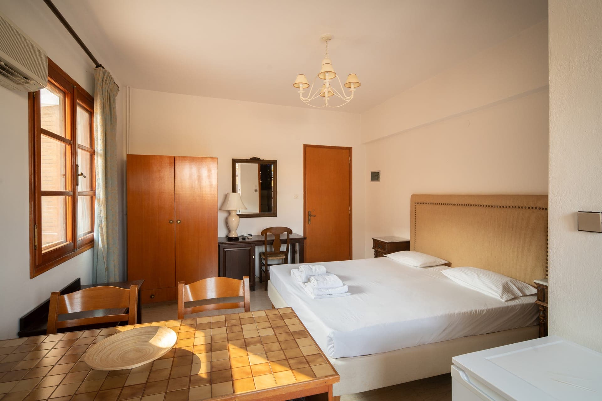 room-types-LEKKAS-ECONO-0.jpg