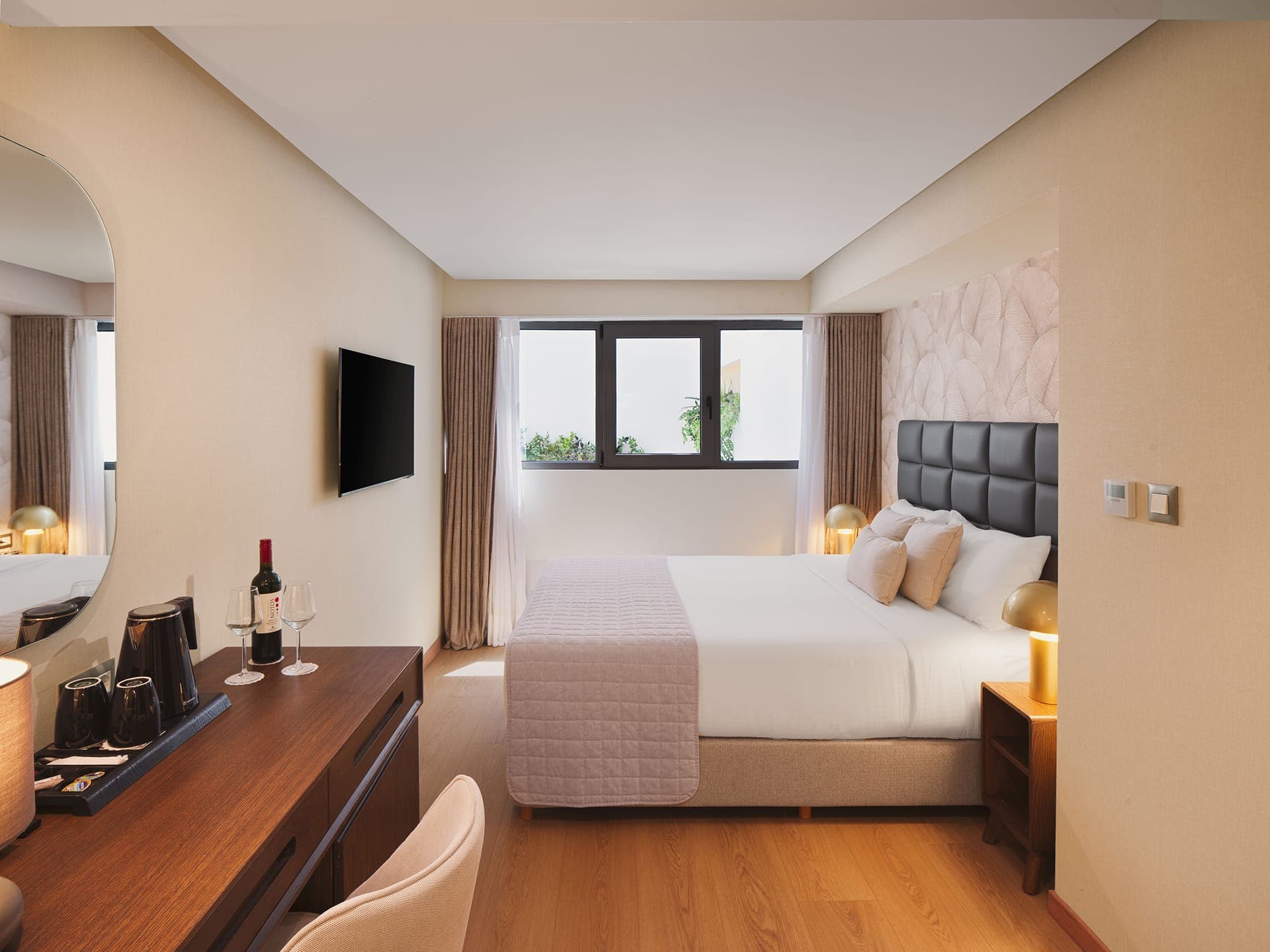 room-types-LEOATHCITY-ATR-0.jpg