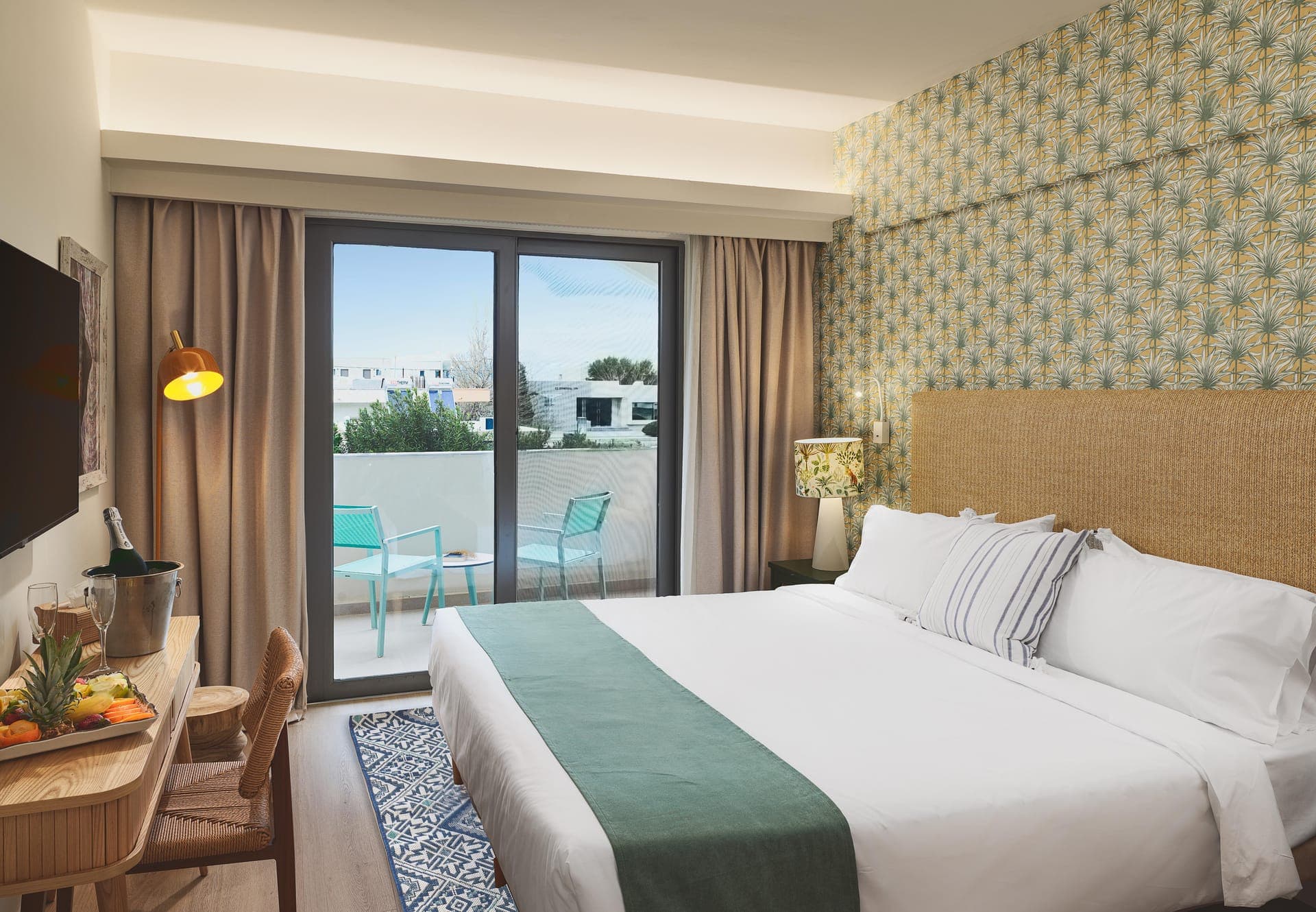 room-types-LEONARDOKO-DLXGV-0.jpg