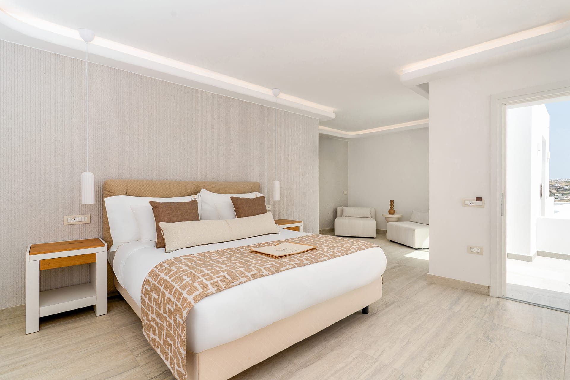 room-types-LEONIS-JUNS-0.jpg