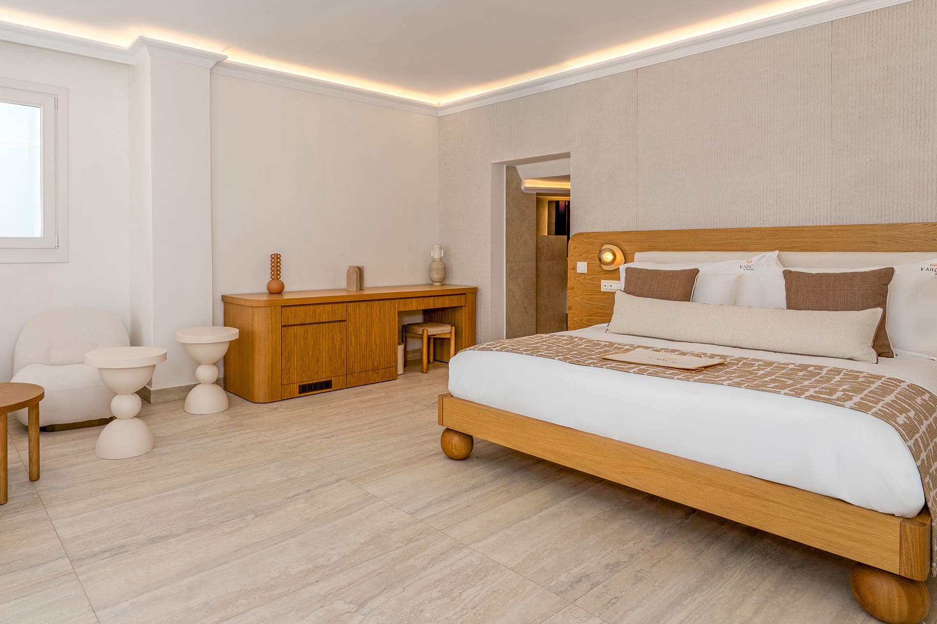 room-types-LEONIS-SUIJC-0.jpg