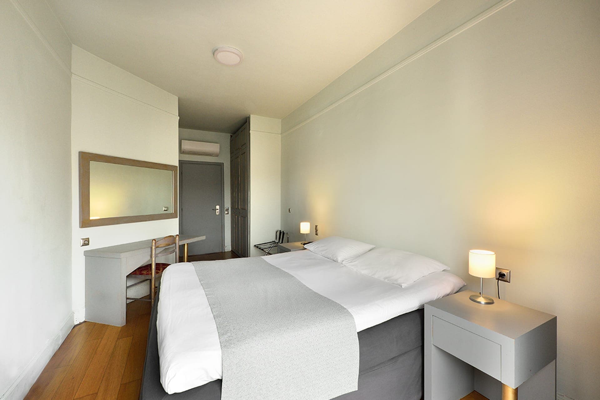 room-types-LEPALACE-DOUBLE-0.jpg