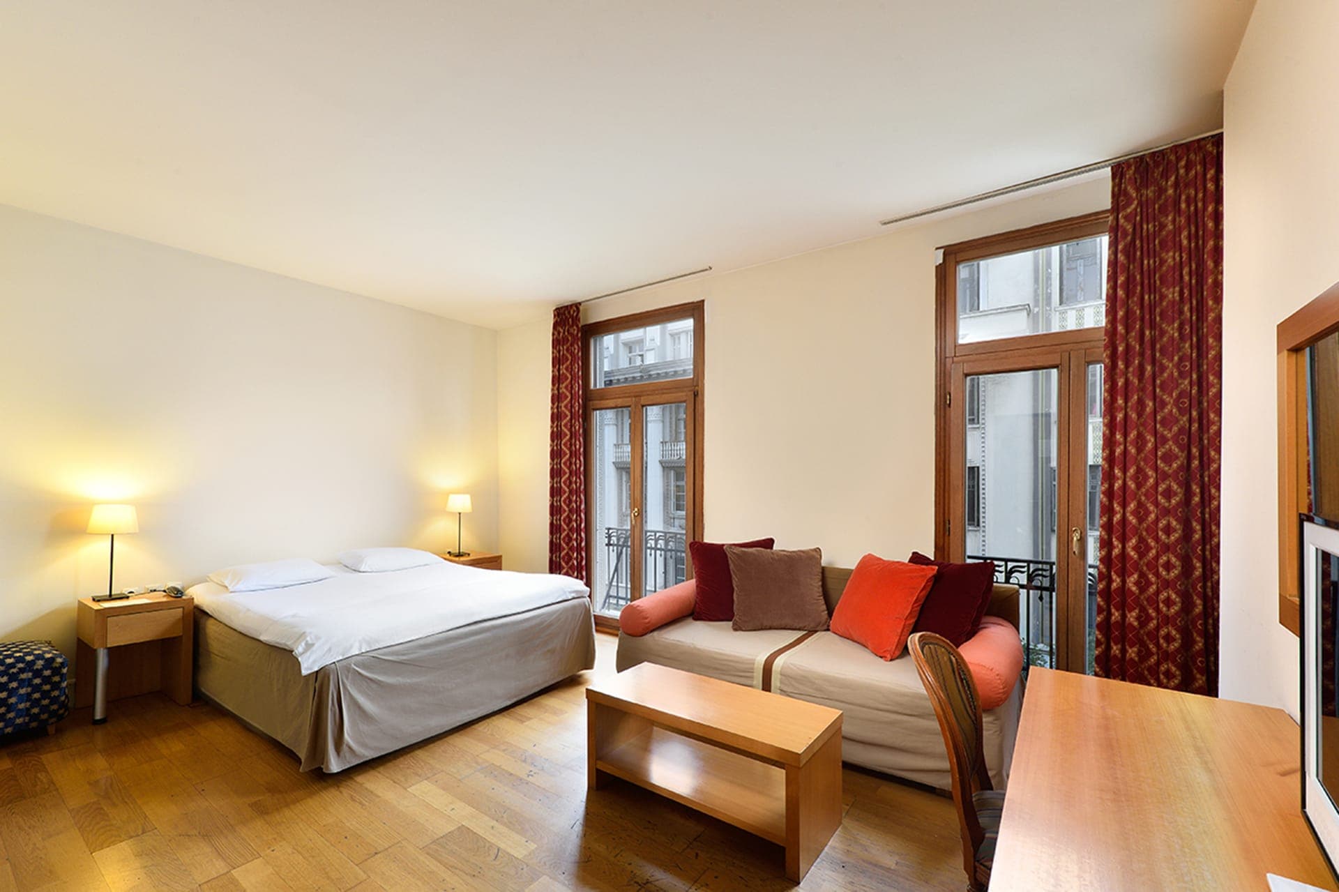 room-types-LEPALACE-FAMILY-0.jpg