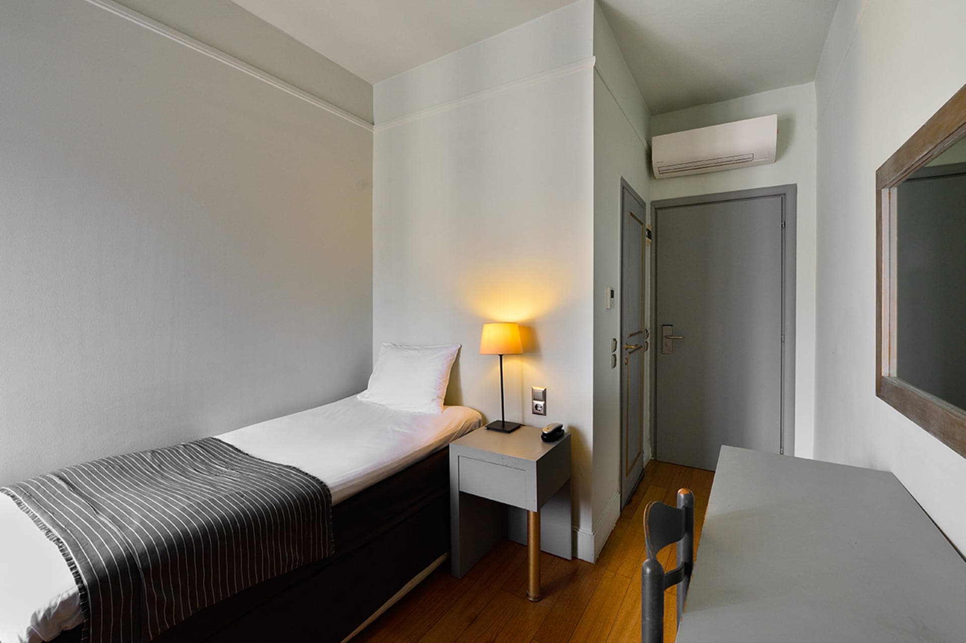 room-types-LEPALACE-SINGLE-0.jpg