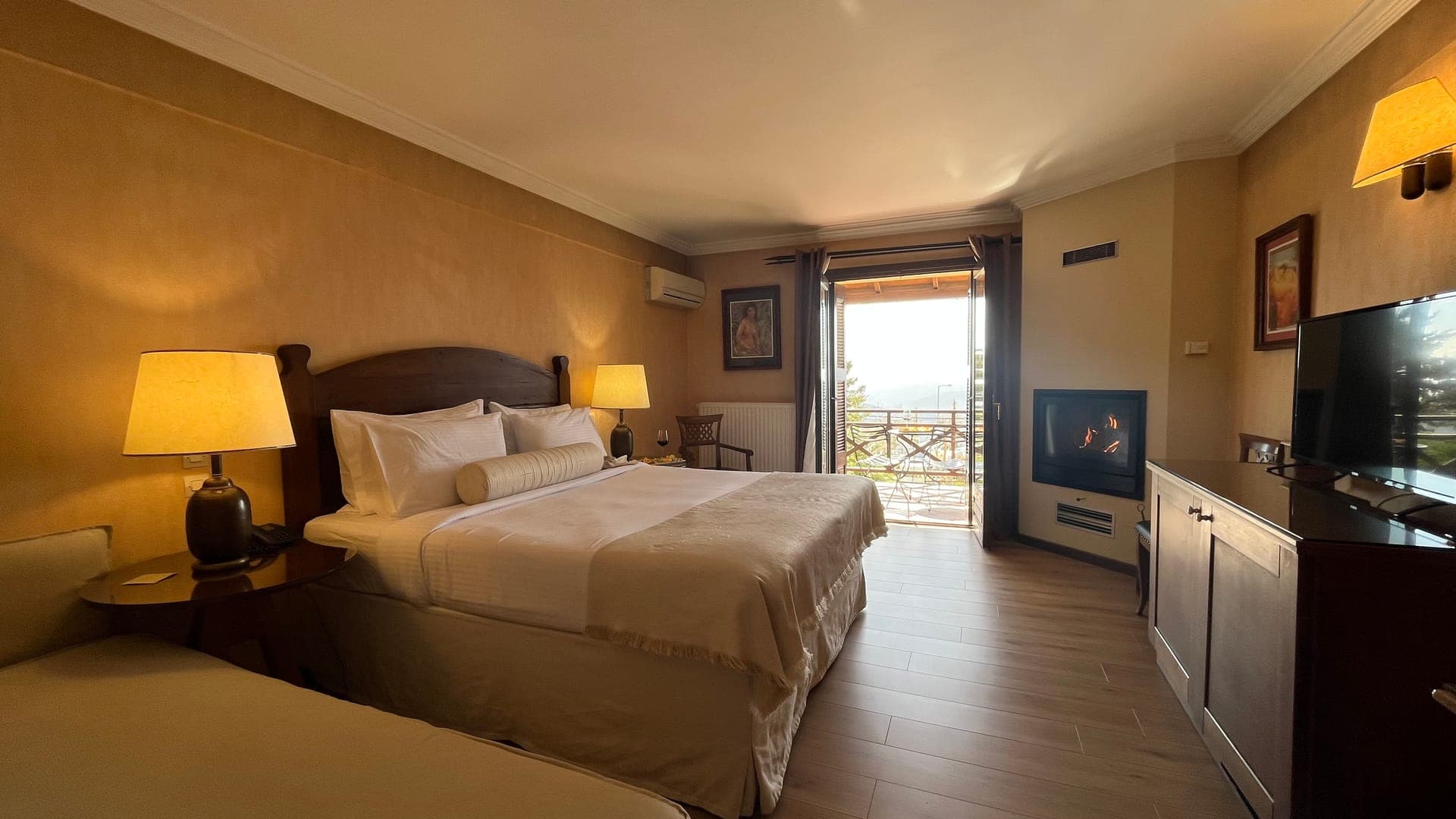 room-types-LIKORIAHTL-EXECUT-0.jpg