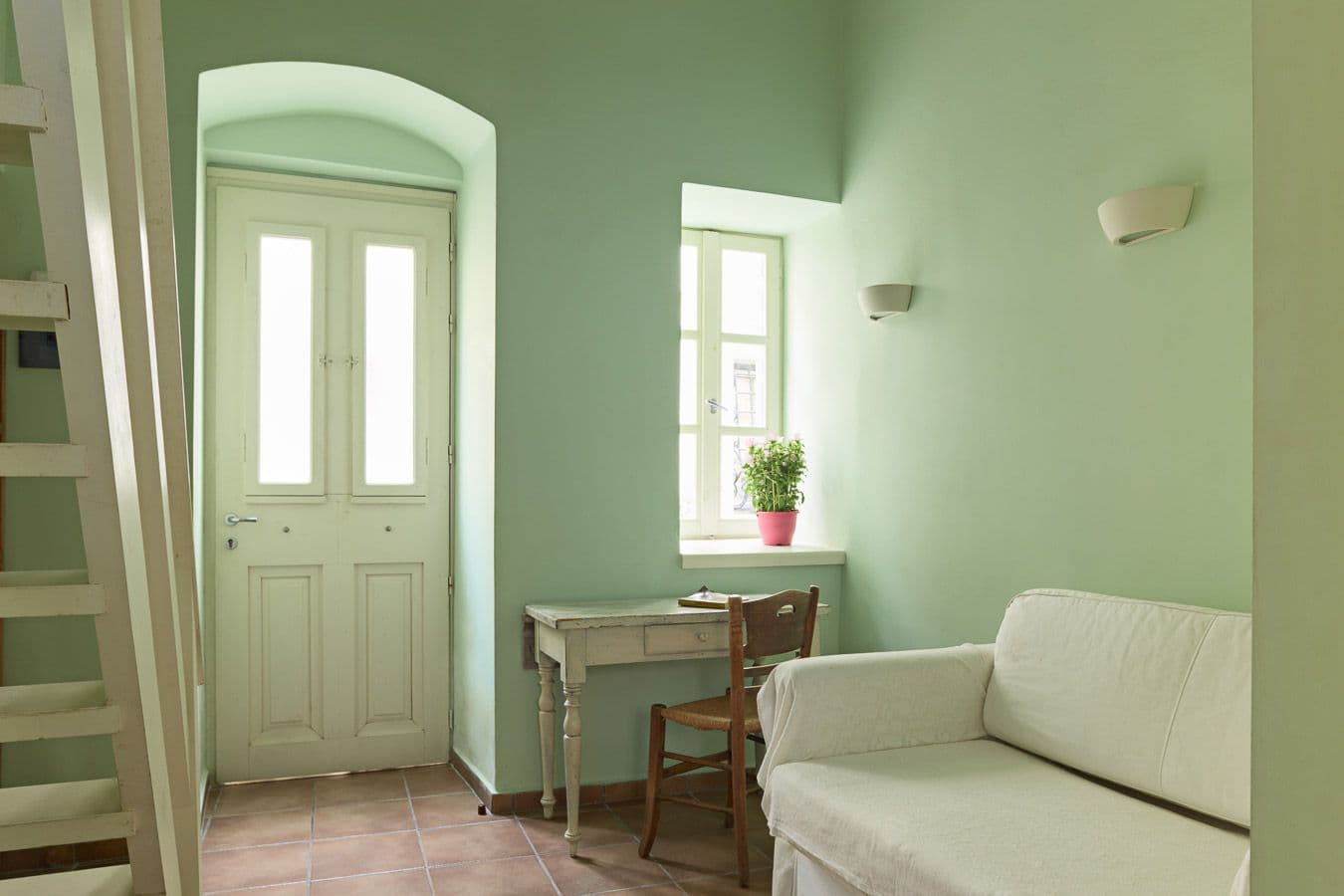 room-types-LILAGUEST-GREEN-0.jpg