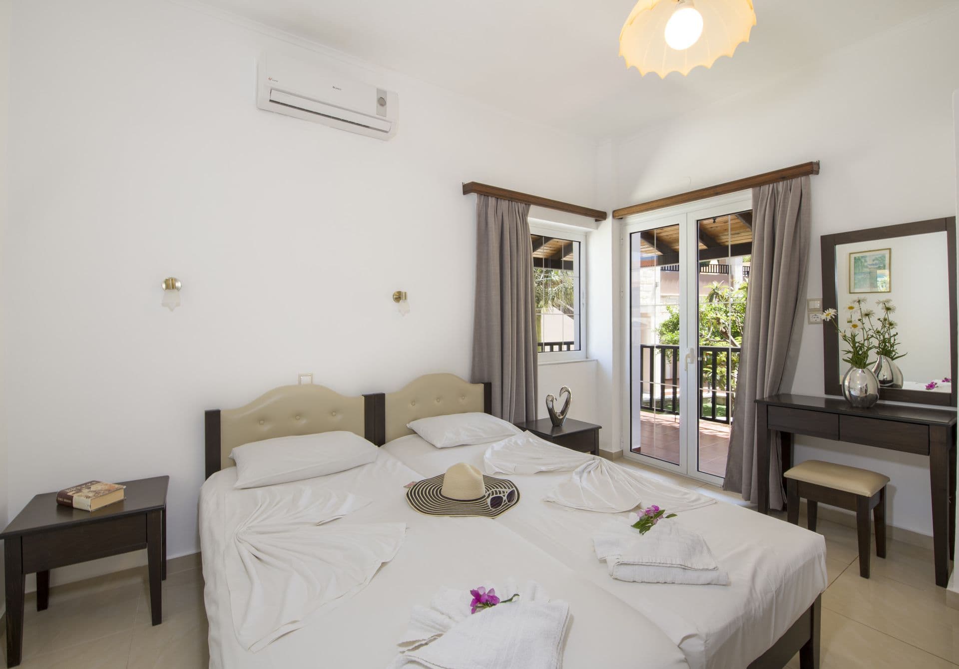 room-types-LILIUMLUX-STU-0.jpg