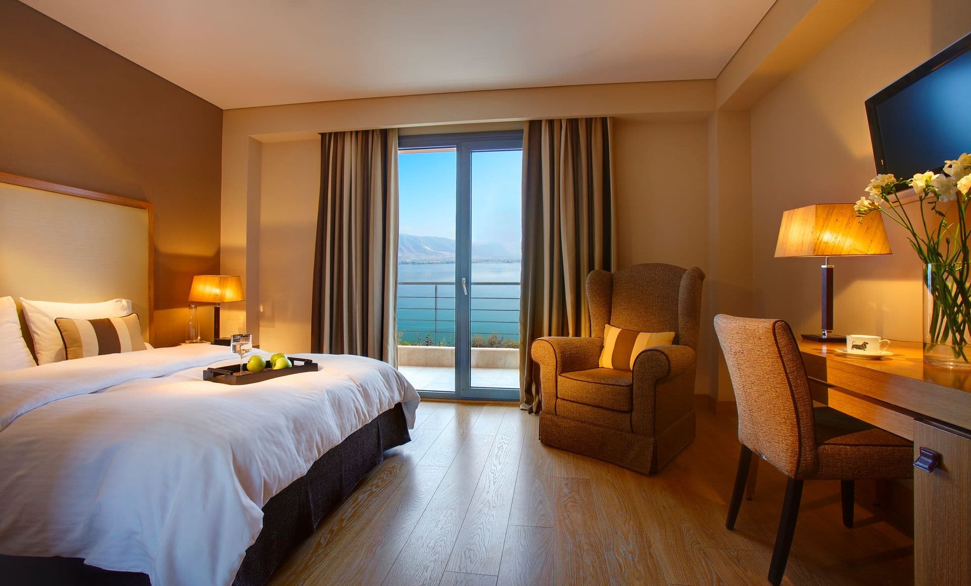 room-types-LIMNEON-DELUXE-0.jpg