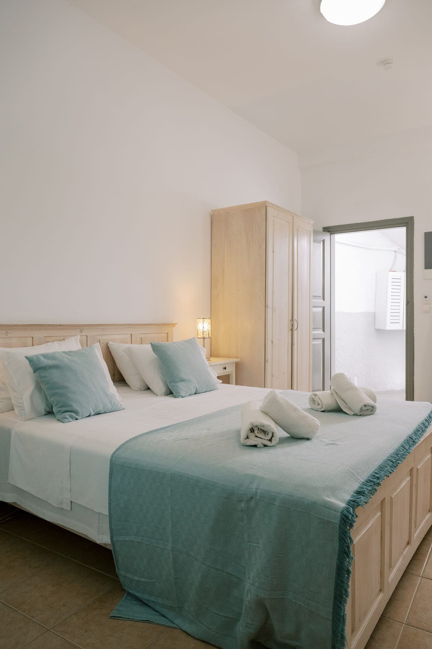 room-types-LINDOSHRM-DOUBLE-0.jpg